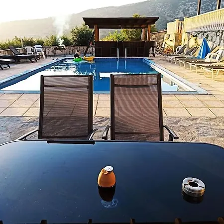 Glamping In The Middle Of Nowhere 度假居 Paphos